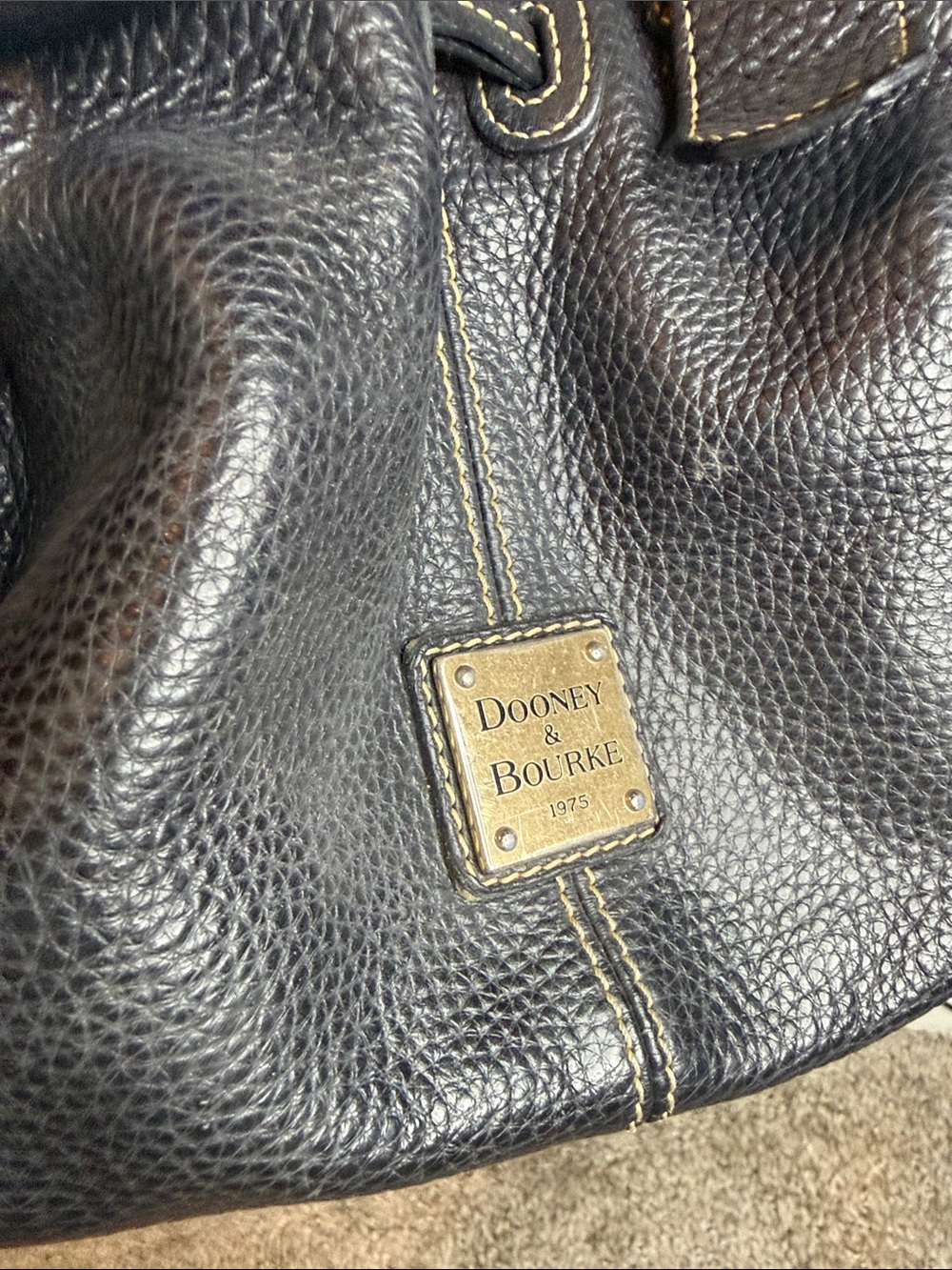 Vintage Dooney Women's Black pebbled Leather Tote Bag with Buckle Accents - Picture 2 of 11